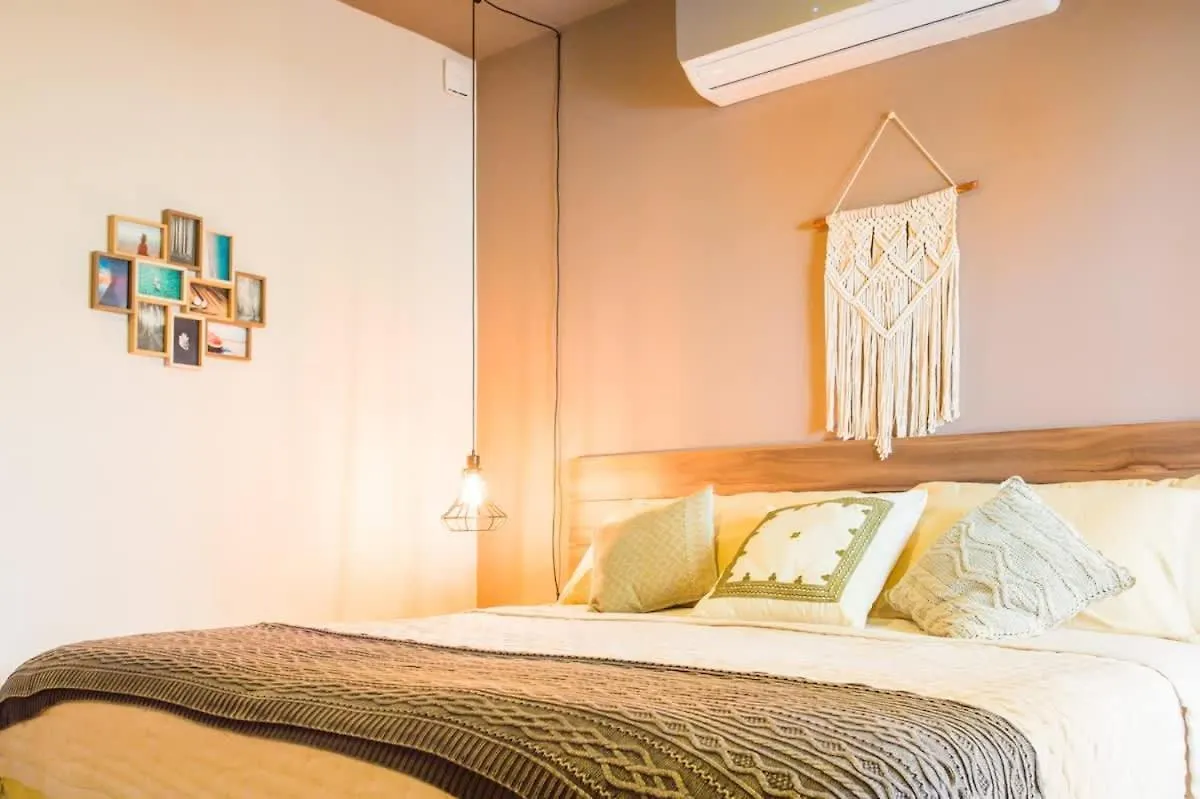 Chic Playa Retreat In Gated Community! Villa Playa del Carmen