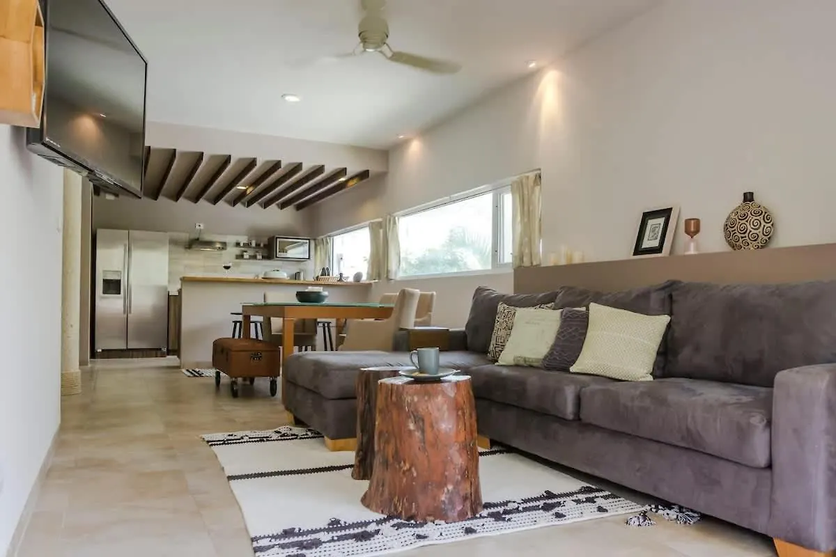 Chic Playa Retreat In Gated Community! Villa Playa del Carmen Holiday home