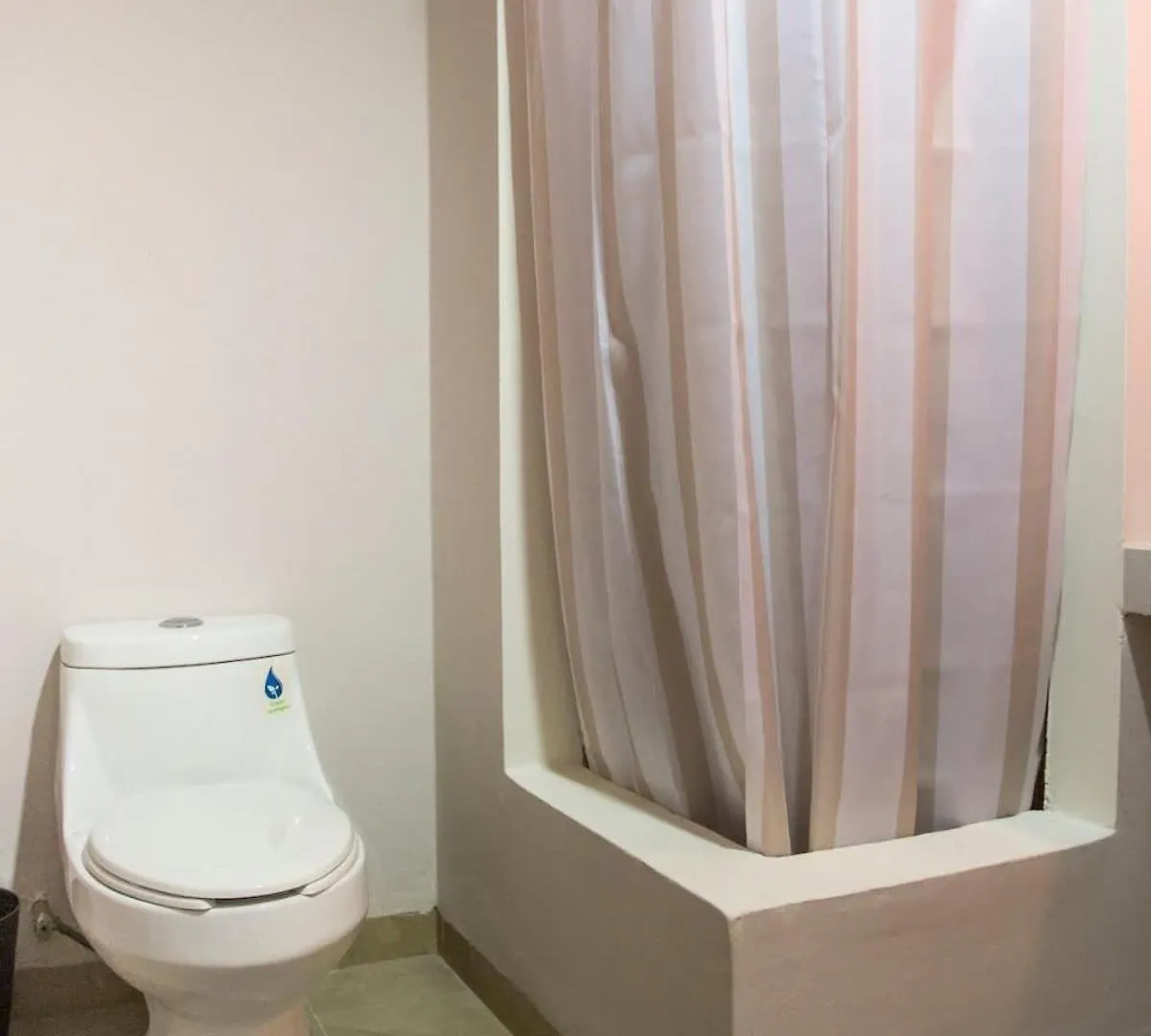 Chic Playa Retreat In Gated Community! Villa Playa del Carmen